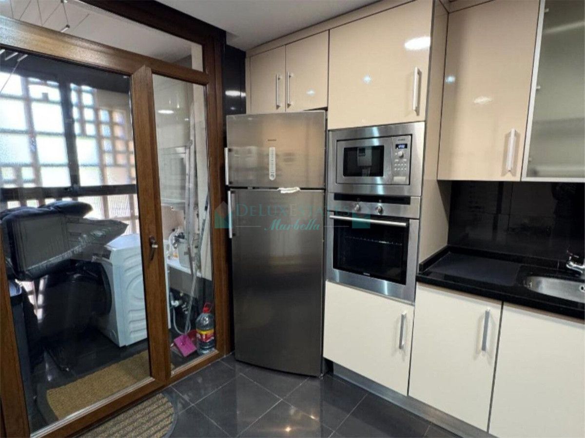 Apartamento en venta en New Golden Mile, Estepona