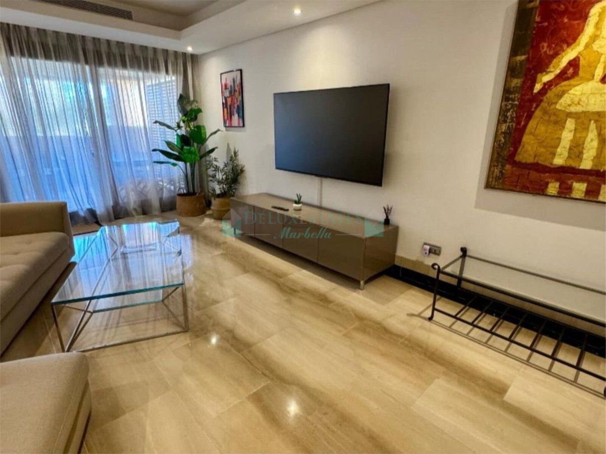 Apartamento en venta en New Golden Mile, Estepona