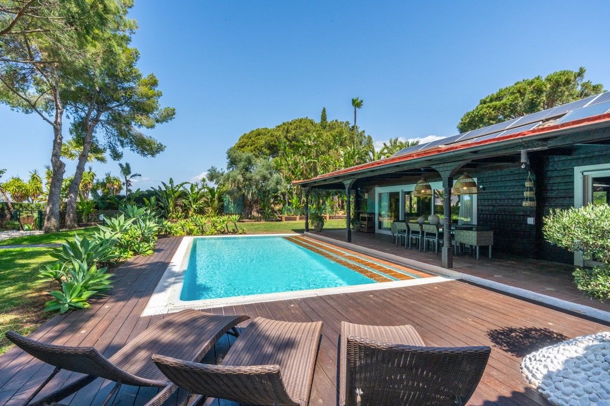 Villa for sale in Elviria, Marbella East