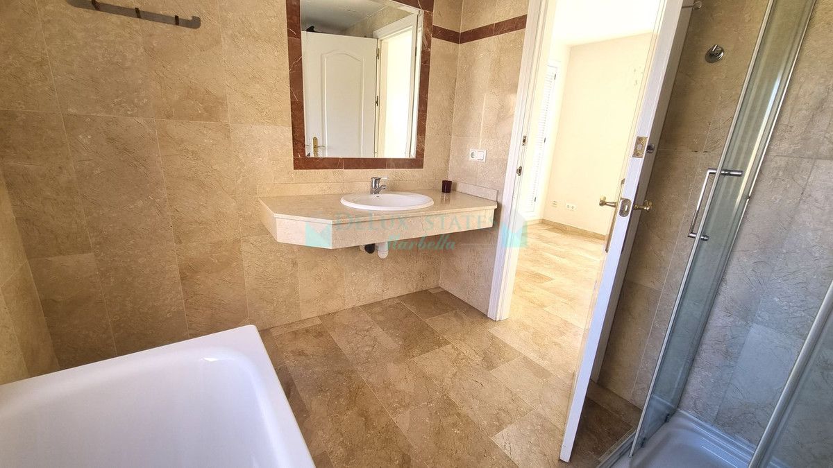 Adosado en venta en Nueva Andalucia