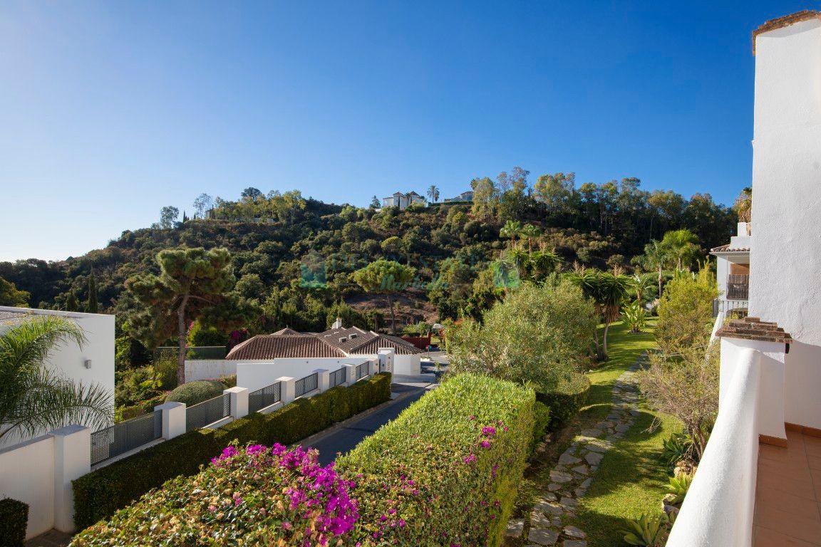 Apartment for sale in Benahavis