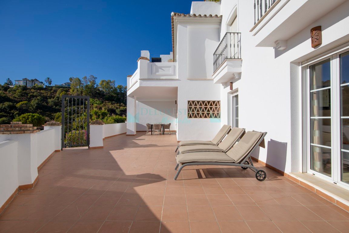 Apartment for sale in Benahavis