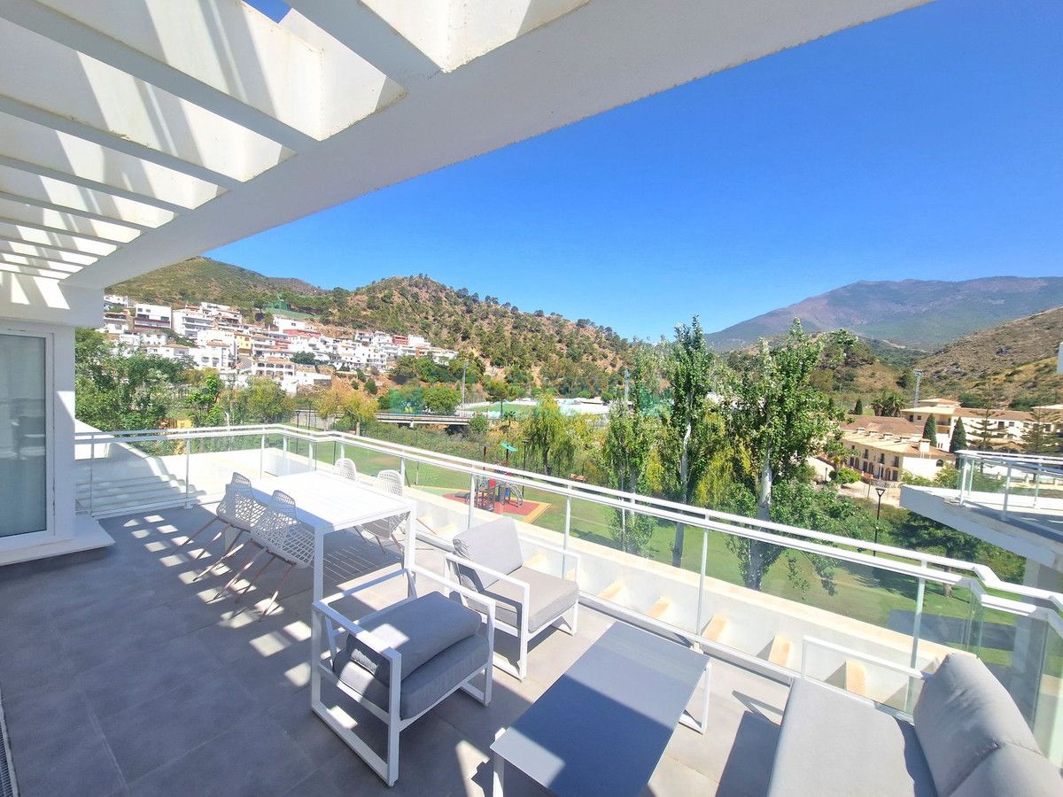 Penthouse for sale in Benahavis