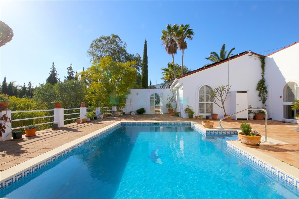 Villa en venta en Estepona