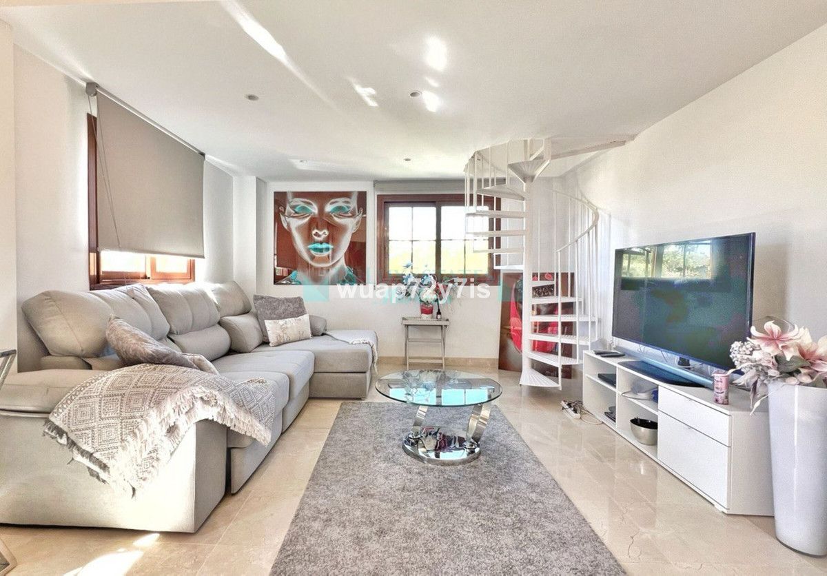 Penthouse for sale in Benahavis