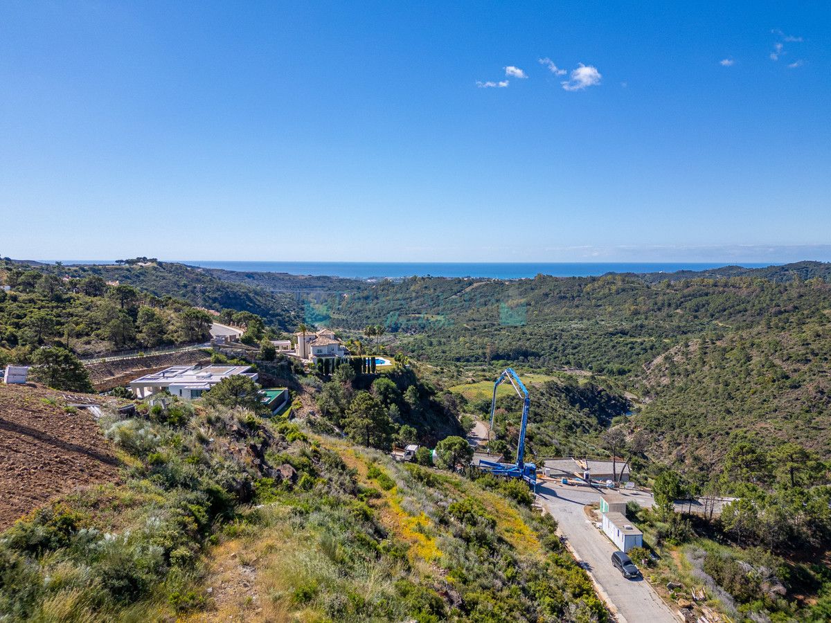 Plot for sale in Benahavis