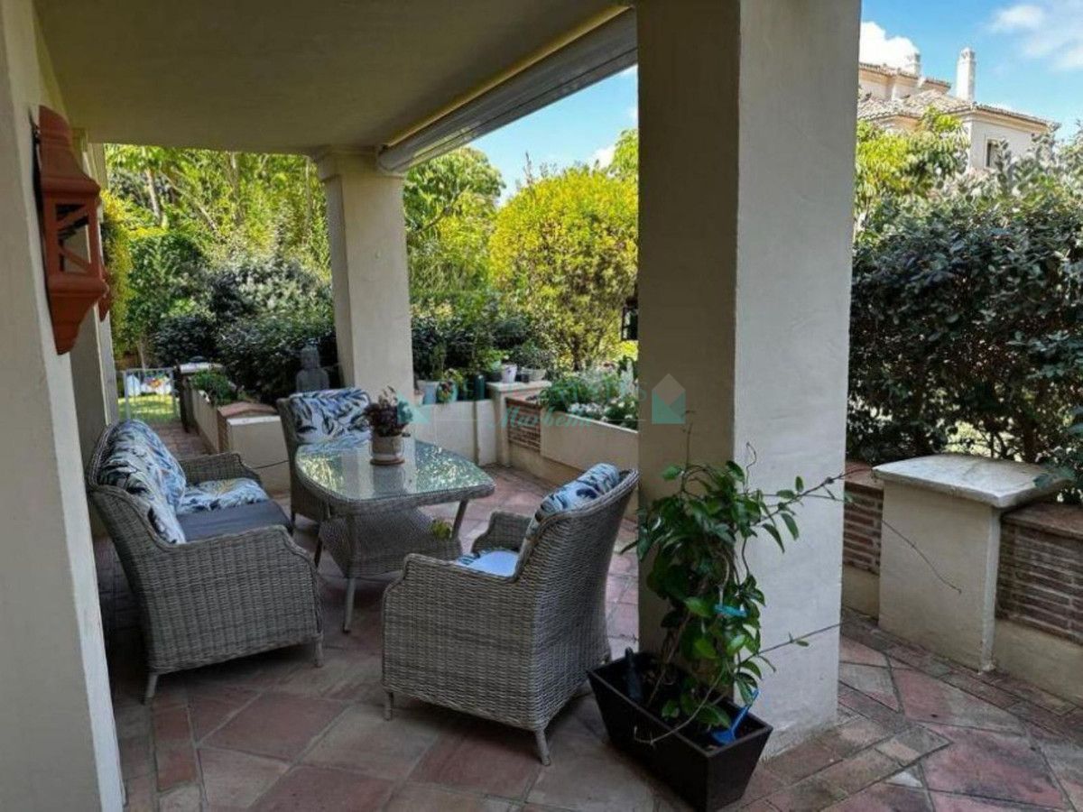 Apartment for sale in Benahavis