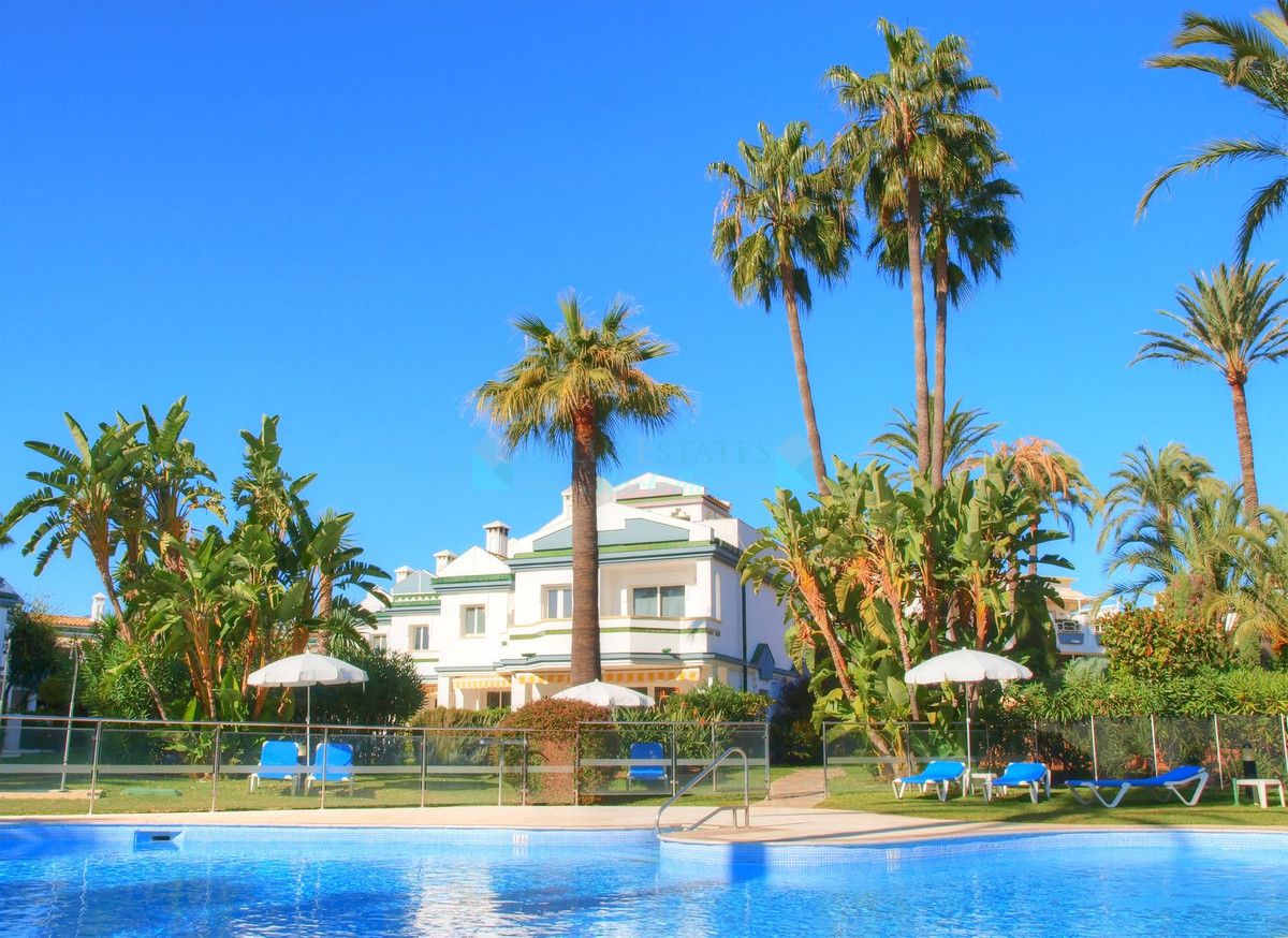 Ático en alquiler en Estepona