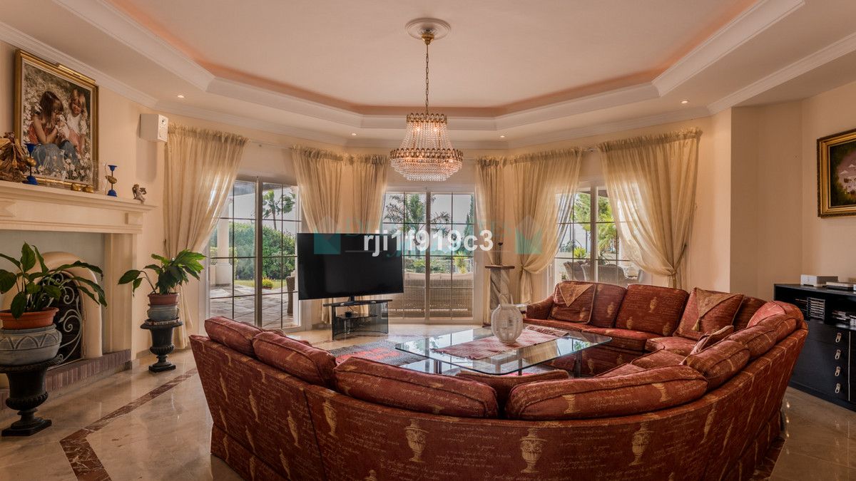 Villa for sale in Elviria, Marbella East