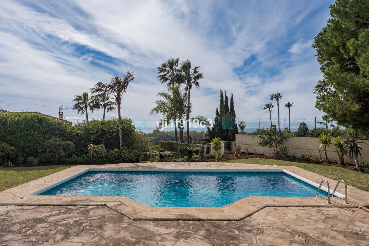 Villa for sale in Elviria, Marbella East