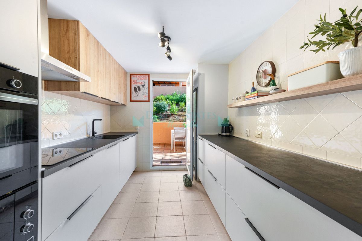 Apartamento en venta en Elviria, Marbella Este