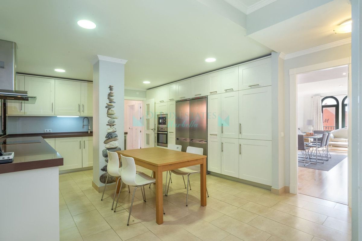 Apartamento Planta Baja en venta en Elviria, Marbella Este