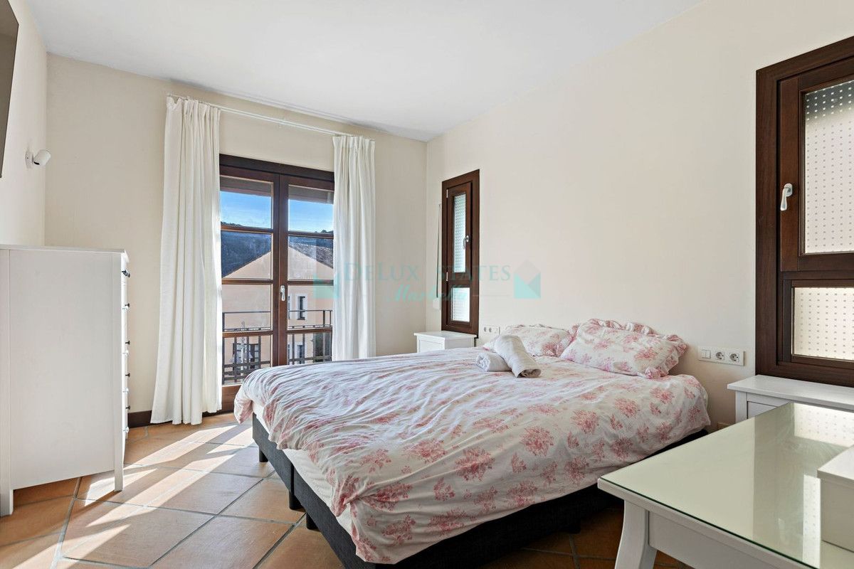 Town House for sale in Benahavis