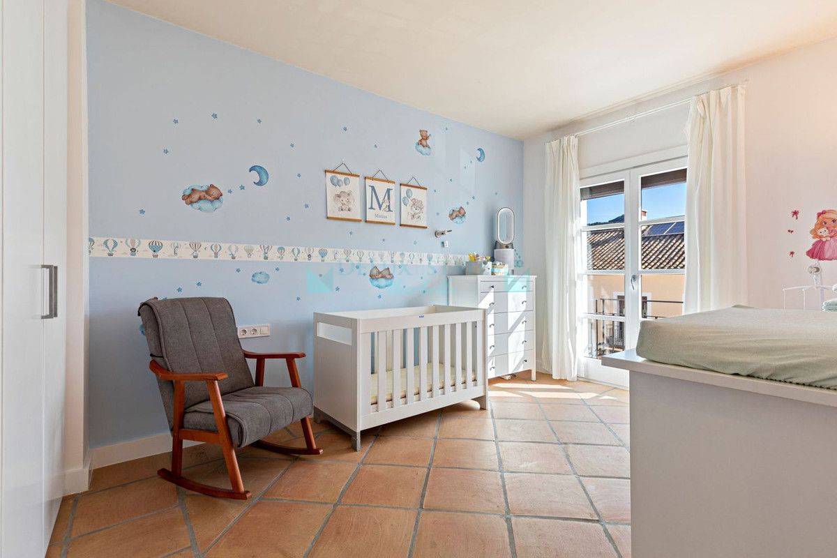 Town House for sale in Benahavis