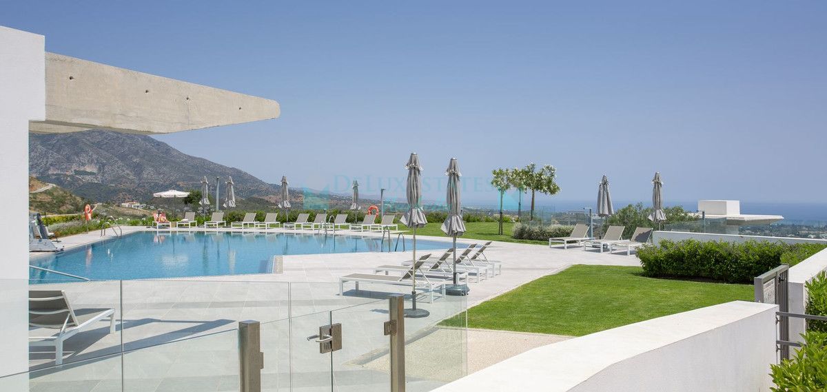Penthouse for sale in La Quinta, Benahavis