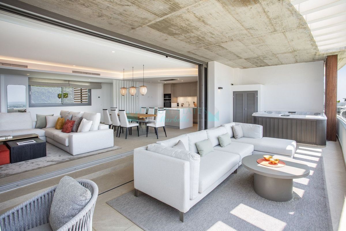 Penthouse for sale in La Quinta, Benahavis