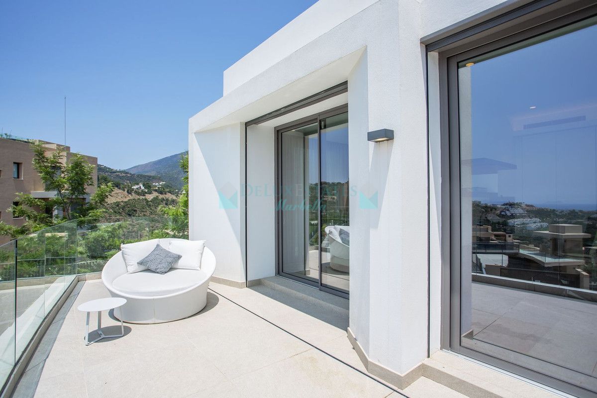 Penthouse for sale in La Quinta, Benahavis
