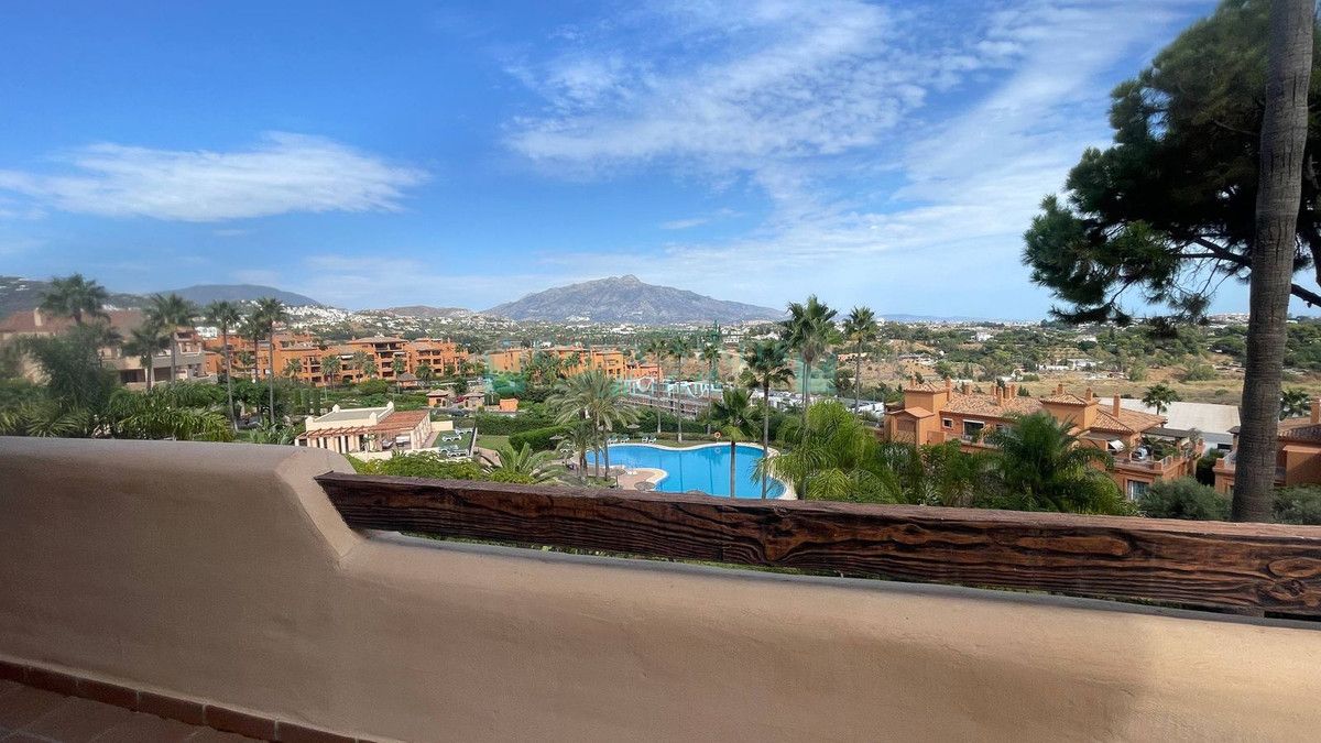 Apartment for rent in Benahavis