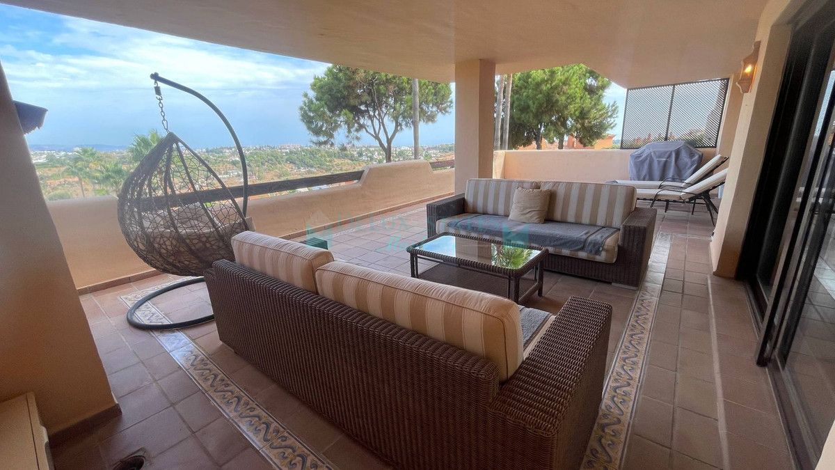 Apartment for rent in Benahavis