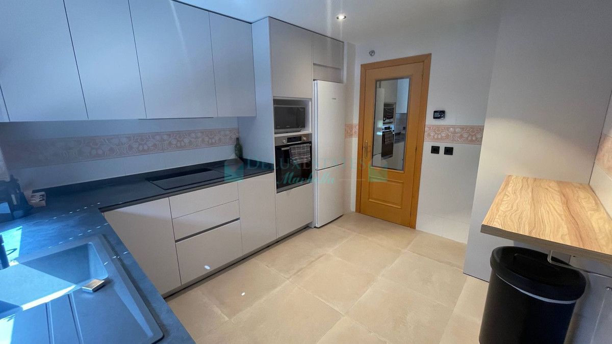 Apartment for rent in Benahavis