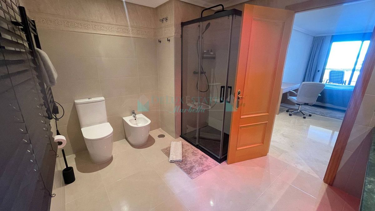 Apartment for rent in Benahavis