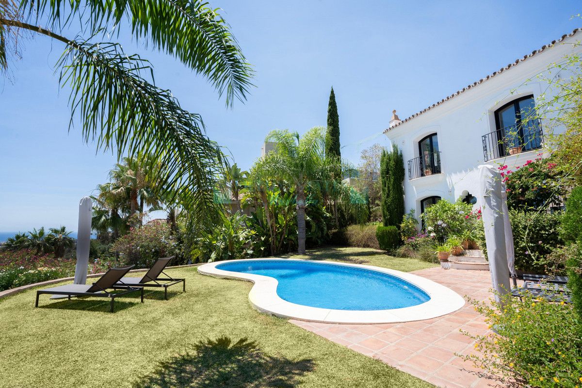 Villa for rent in Los Arqueros, Benahavis