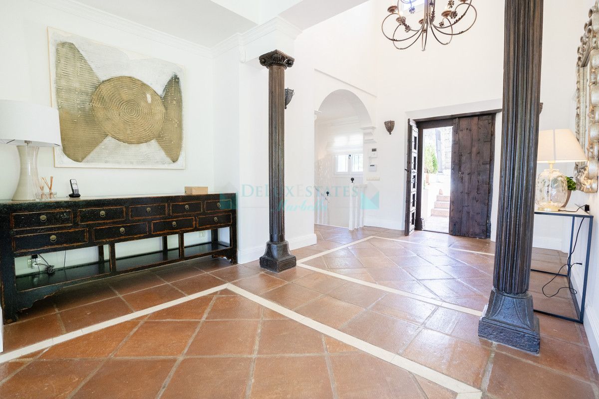 Villa for rent in Los Arqueros, Benahavis