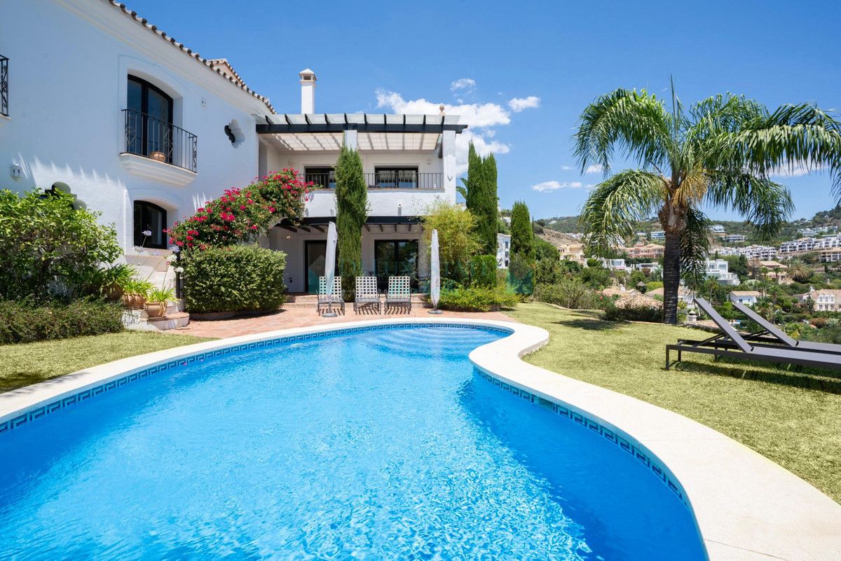 Villa for rent in Los Arqueros, Benahavis