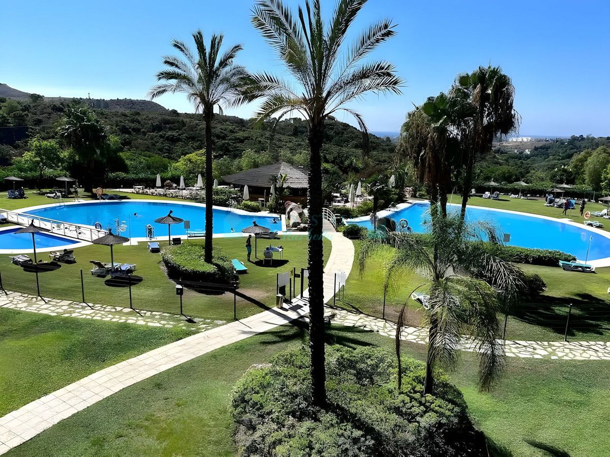 Villa for sale in Benahavis