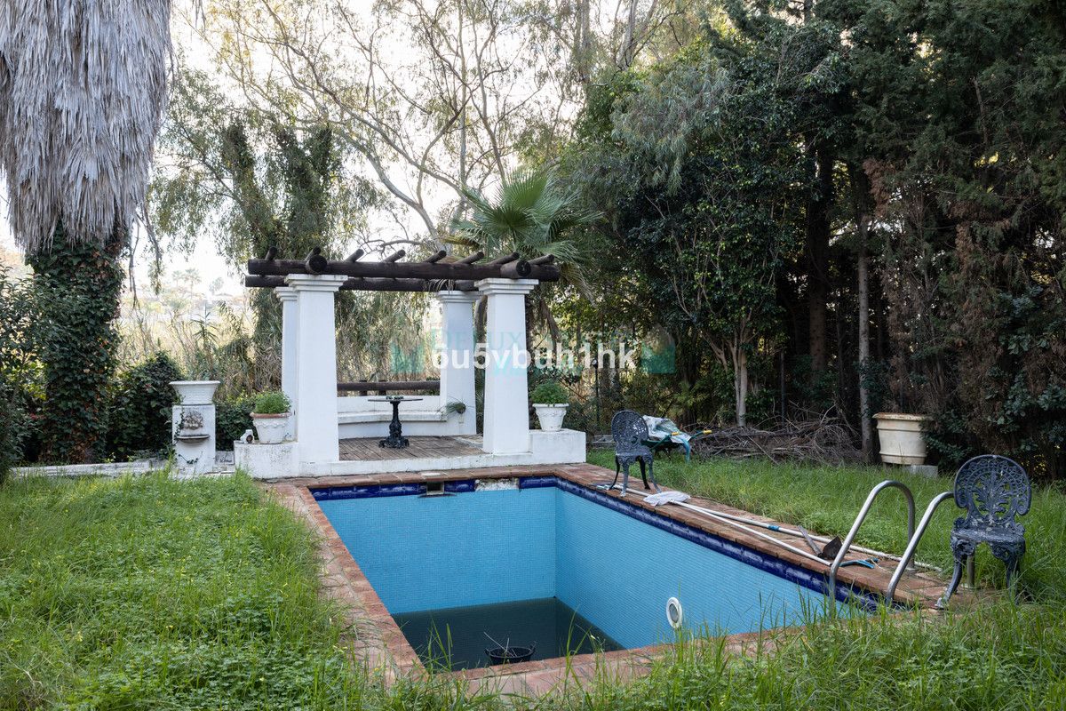 Villa en venta en Estepona