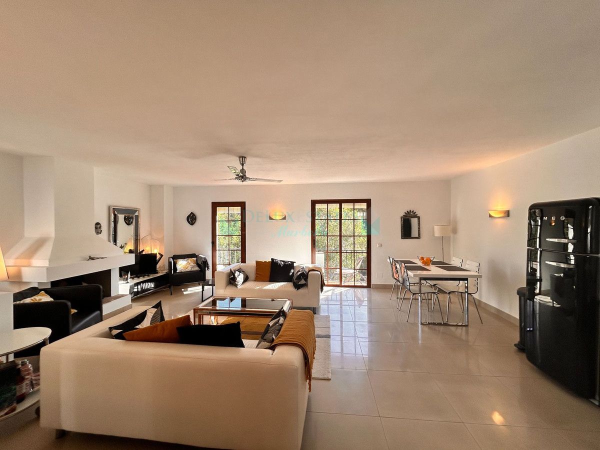 Penthouse for sale in Benahavis