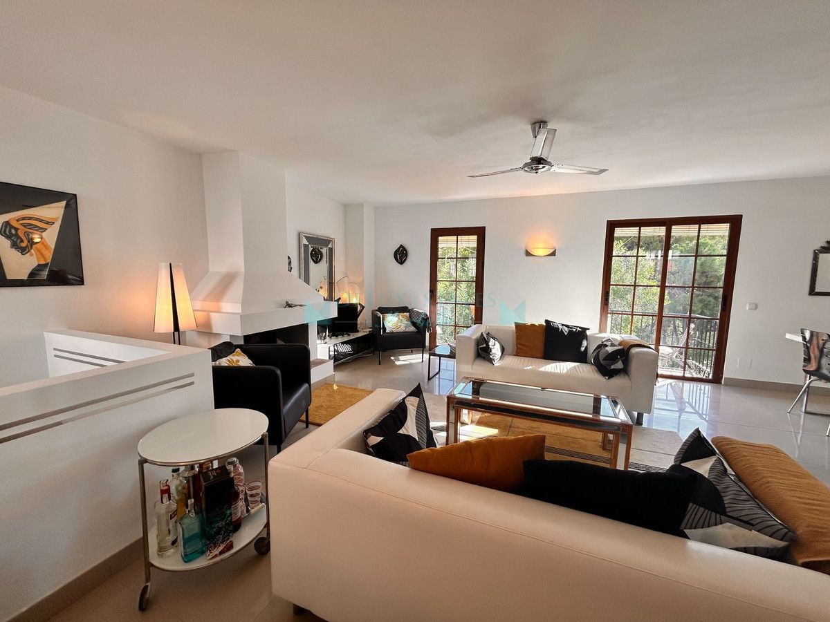 Penthouse for sale in Benahavis