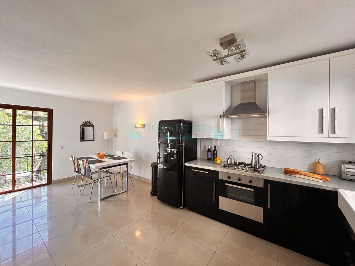 Penthouse for sale in Benahavis