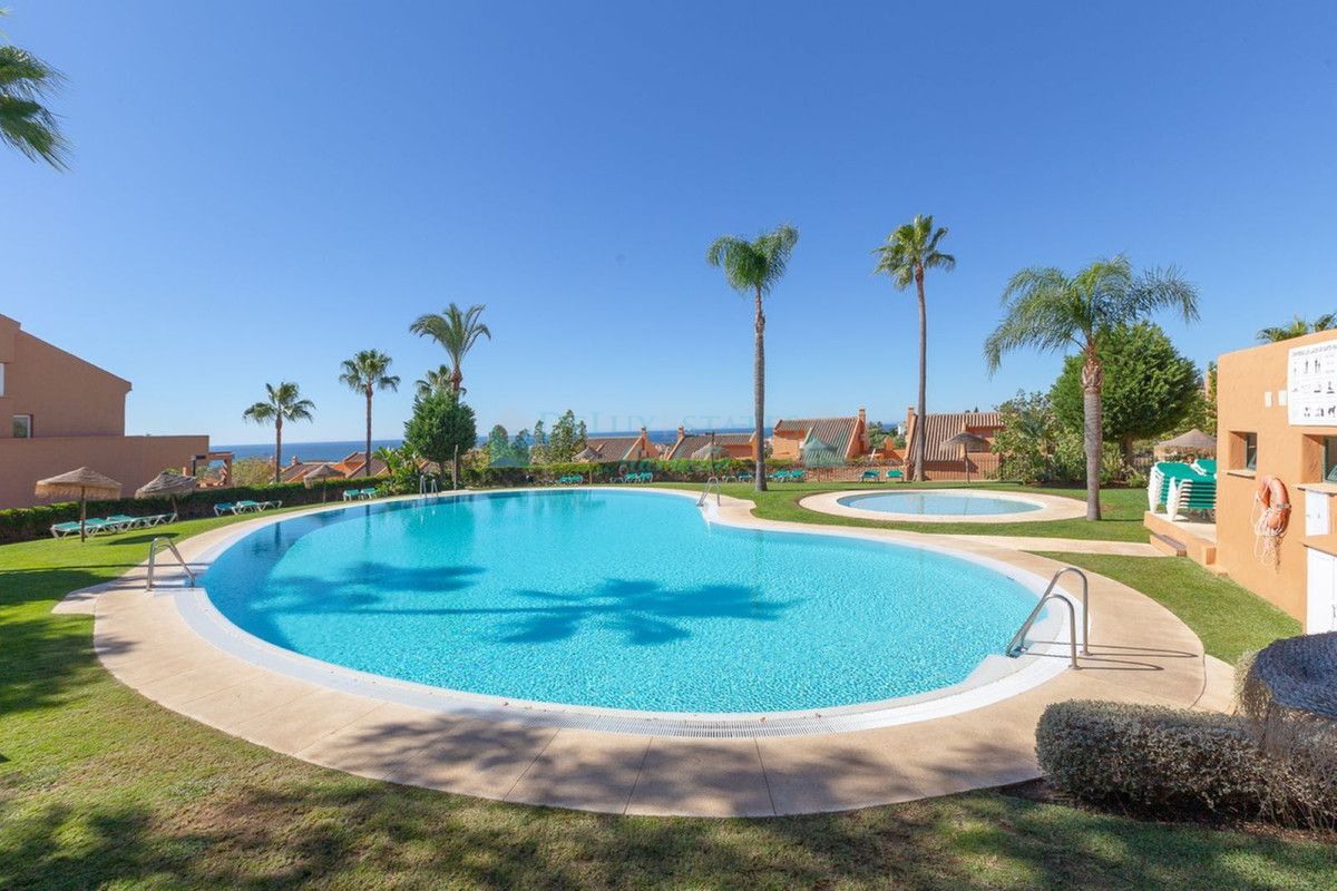 Apartamento Planta Baja en venta en Elviria, Marbella Este