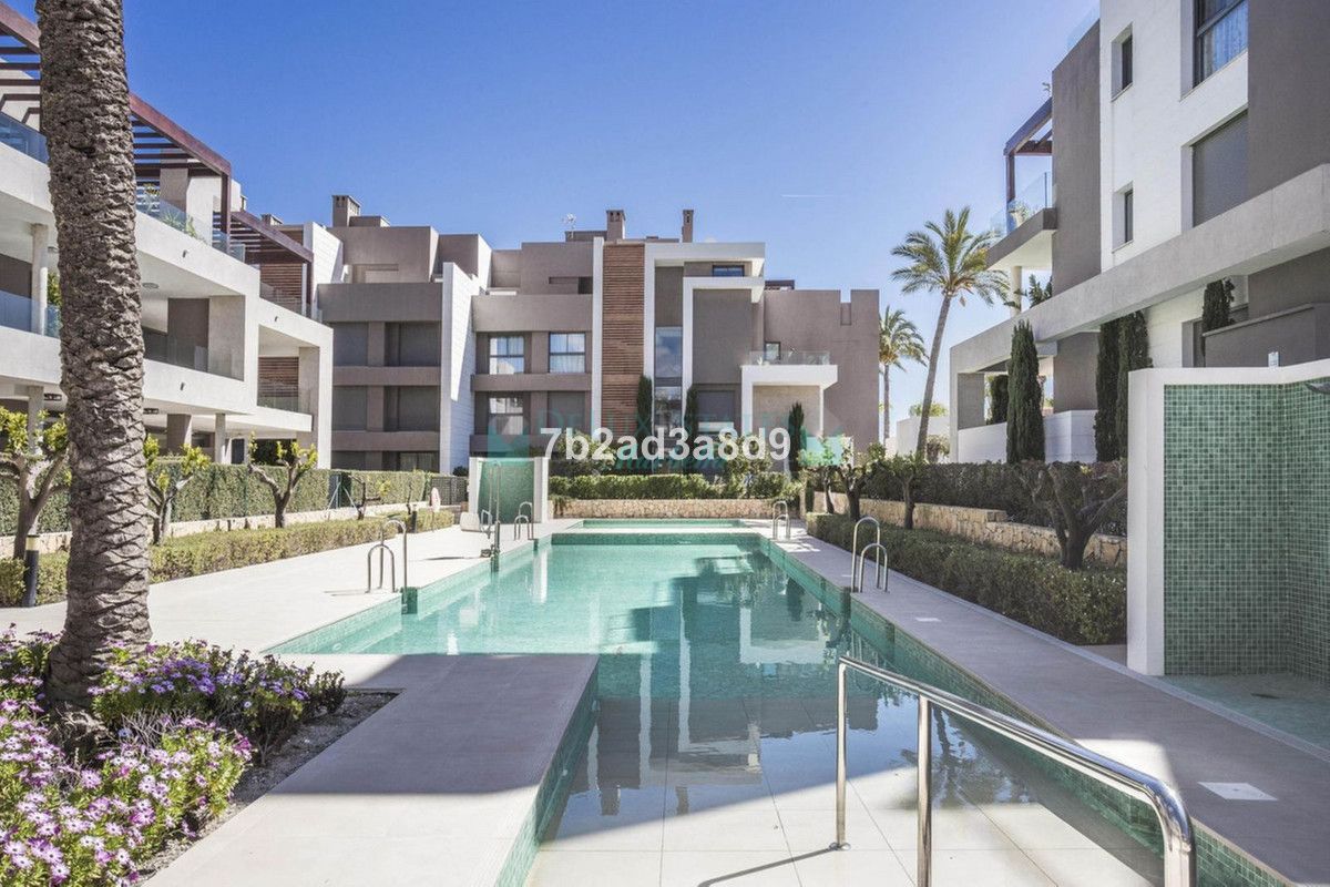 Ground Floor Apartment for sale in New Golden Mile, Estepona