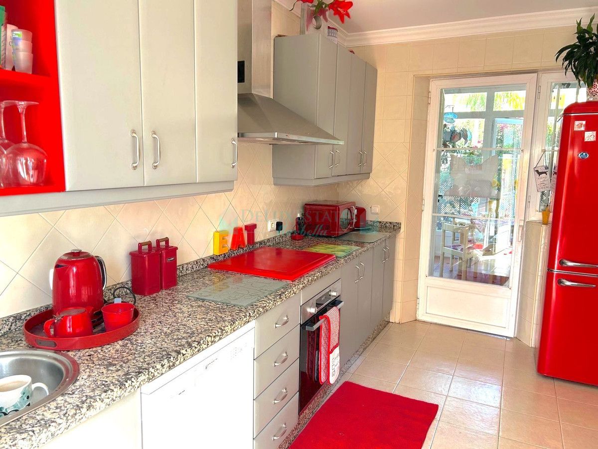 Villa Pareada en venta en Elviria, Marbella Este