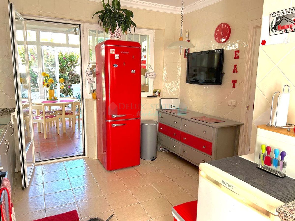 Villa Pareada en venta en Elviria, Marbella Este