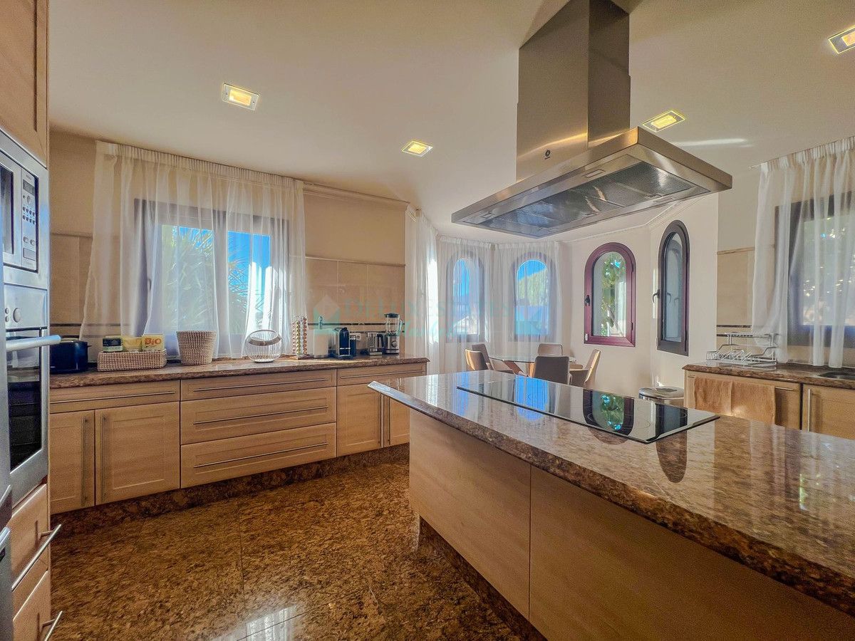 Villa en alquiler en Los Flamingos, Benahavis