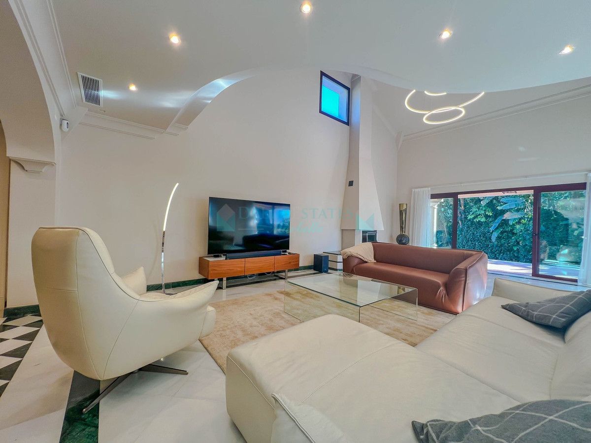 Villa en alquiler en Los Flamingos, Benahavis