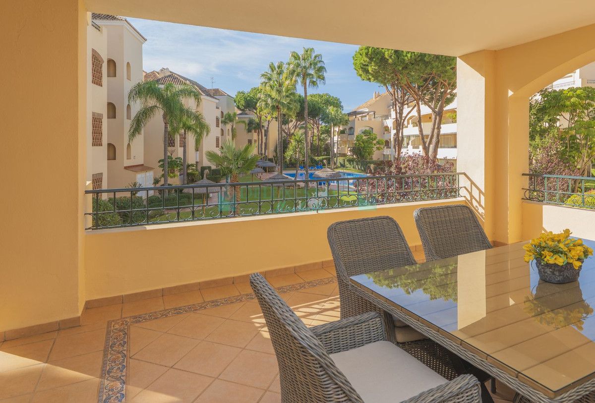 Apartment for sale in Elviria, Marbella East
