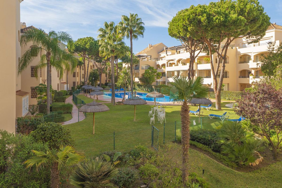 Apartment for sale in Elviria, Marbella East