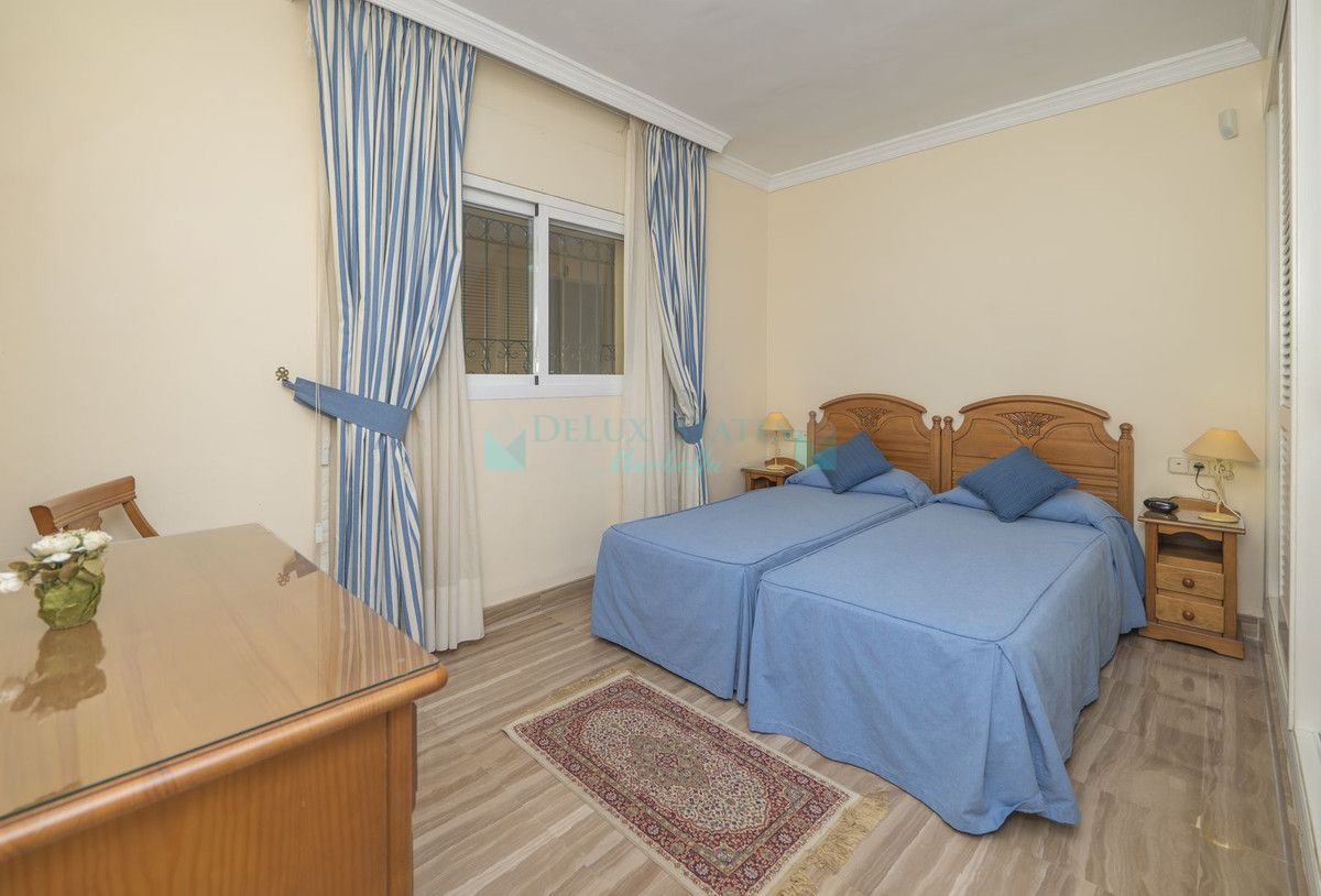 Apartment for sale in Elviria, Marbella East