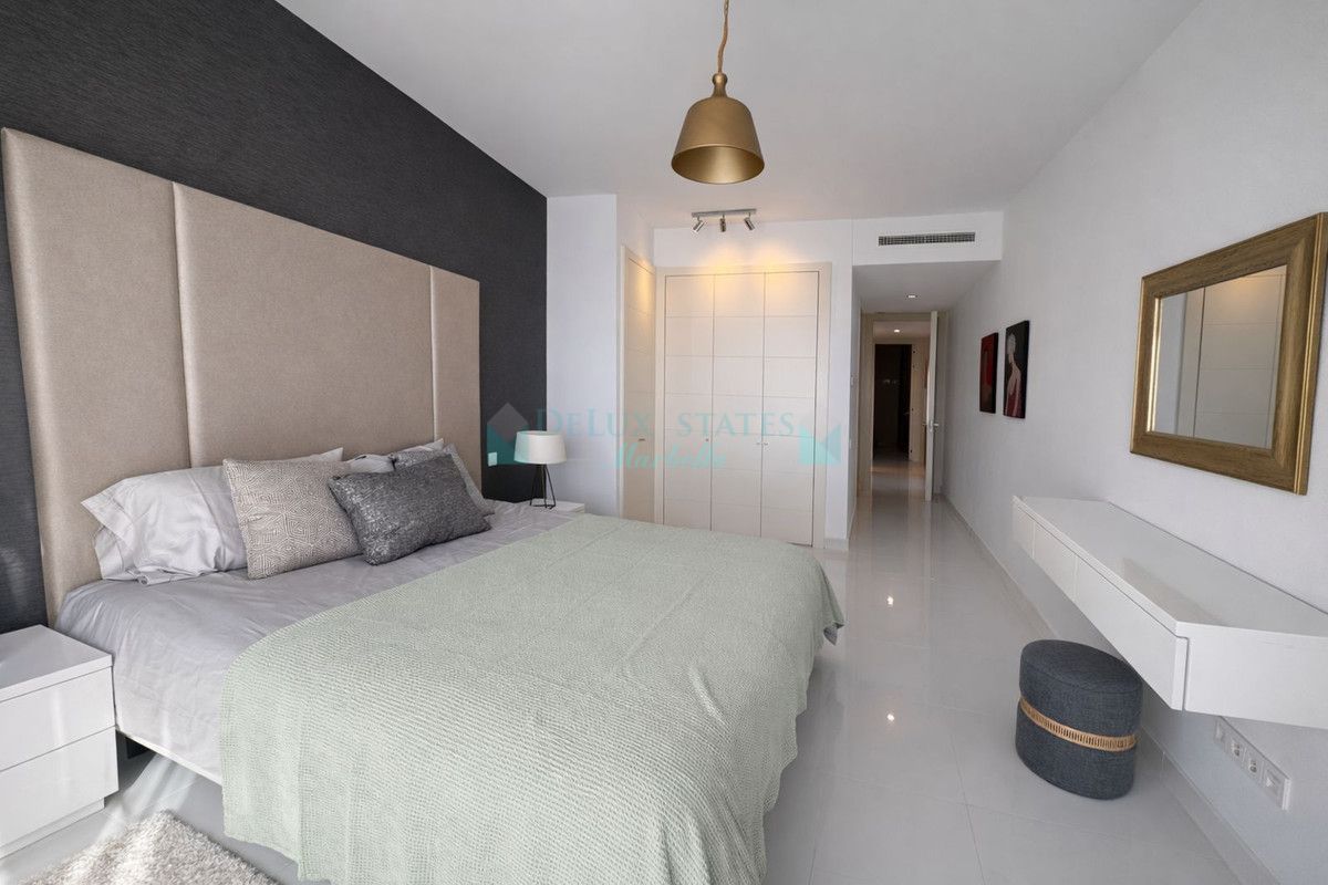 Apartamento en alquiler en Atalaya, Estepona