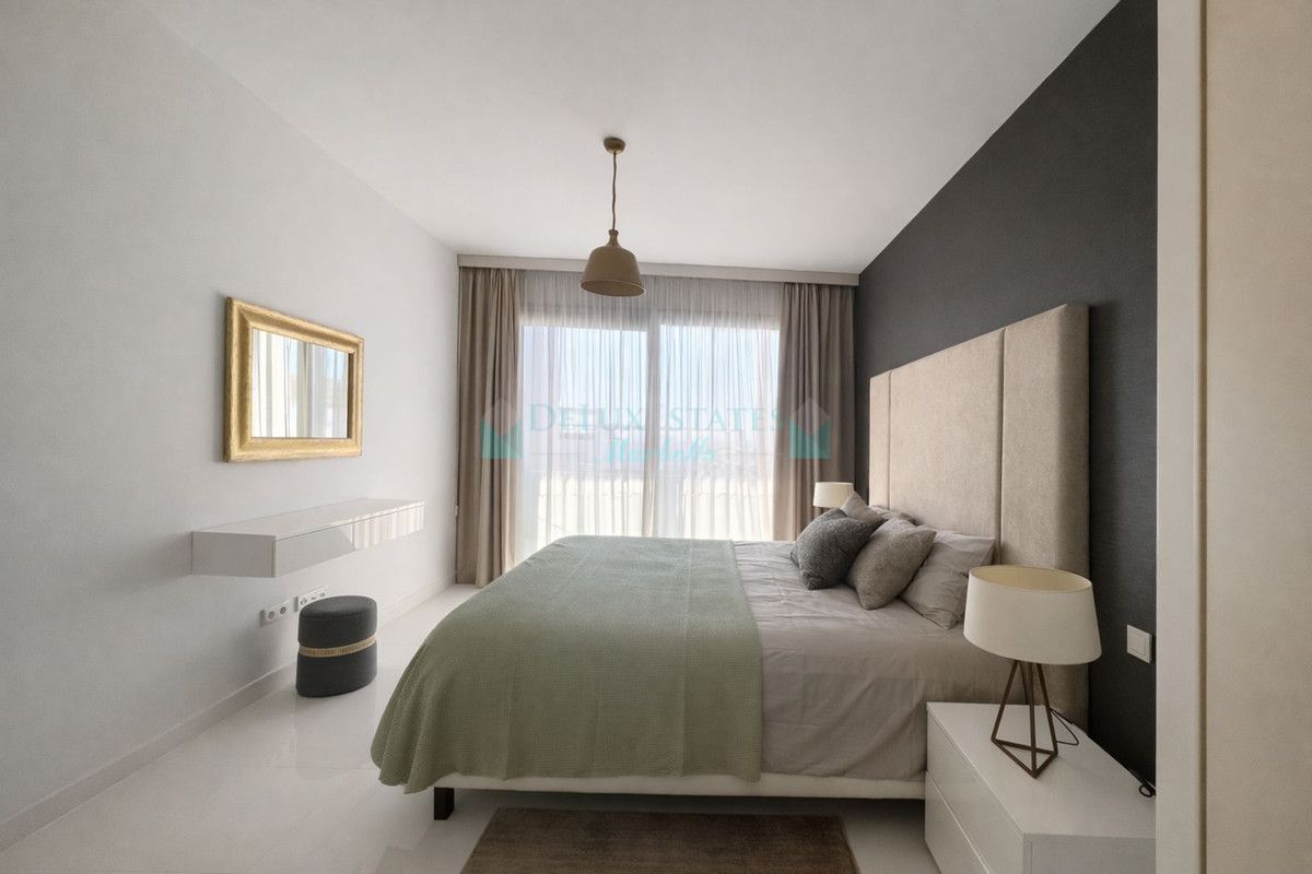 Apartamento en alquiler en Atalaya, Estepona