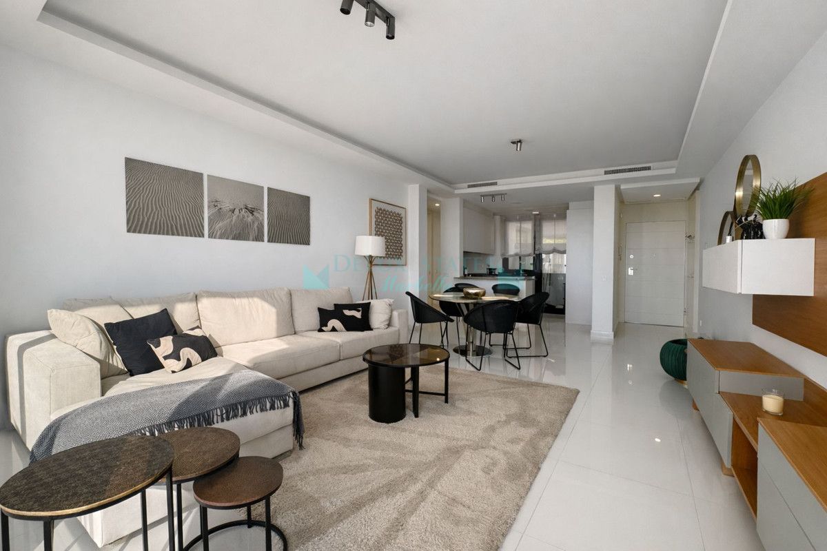 Apartamento en alquiler en Atalaya, Estepona