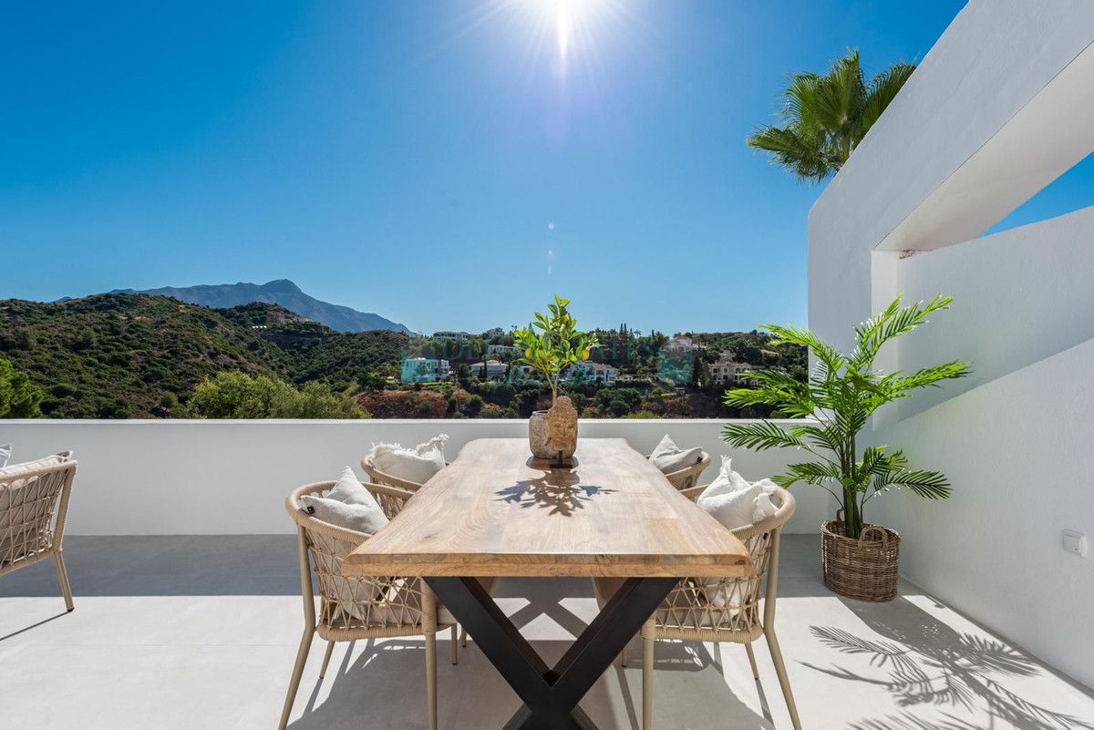 Apartment for sale in La Quinta, Benahavis