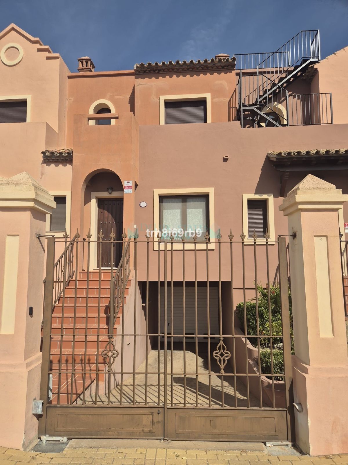 Town House for sale in Estepona