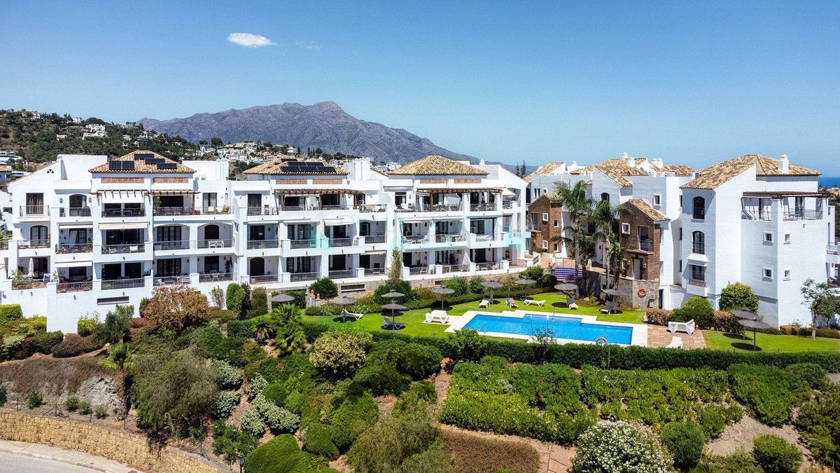 Ground Floor Apartment for sale in Los Arqueros, Benahavis