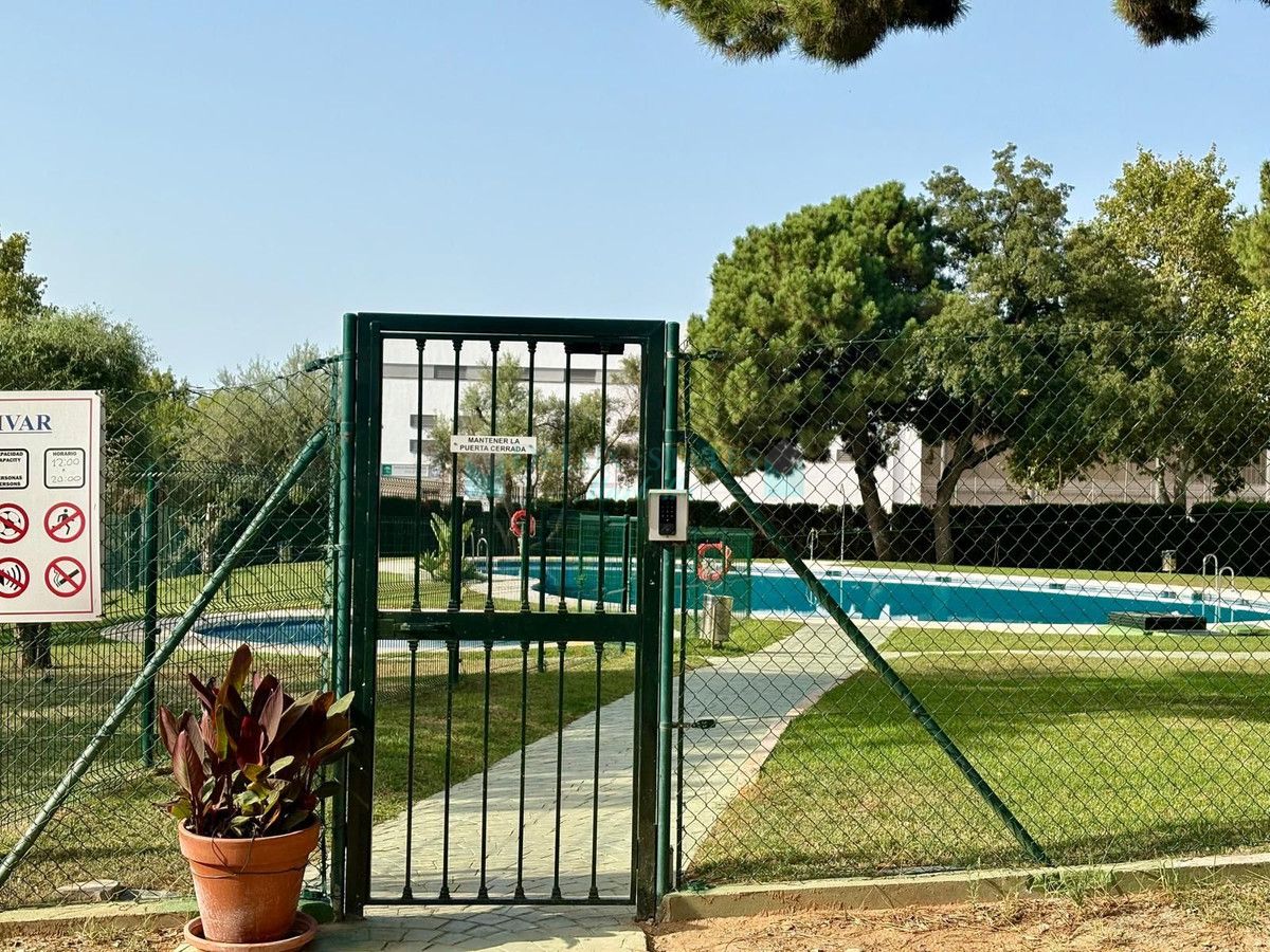 Town House for rent in Elviria, Marbella East