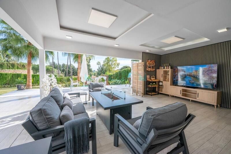 Villa en alquiler en El Paraiso, Estepona